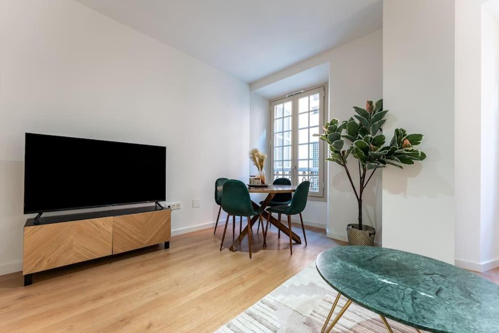 Premium Flat In Malaga Center With Free Parking Apartment Exterior photo